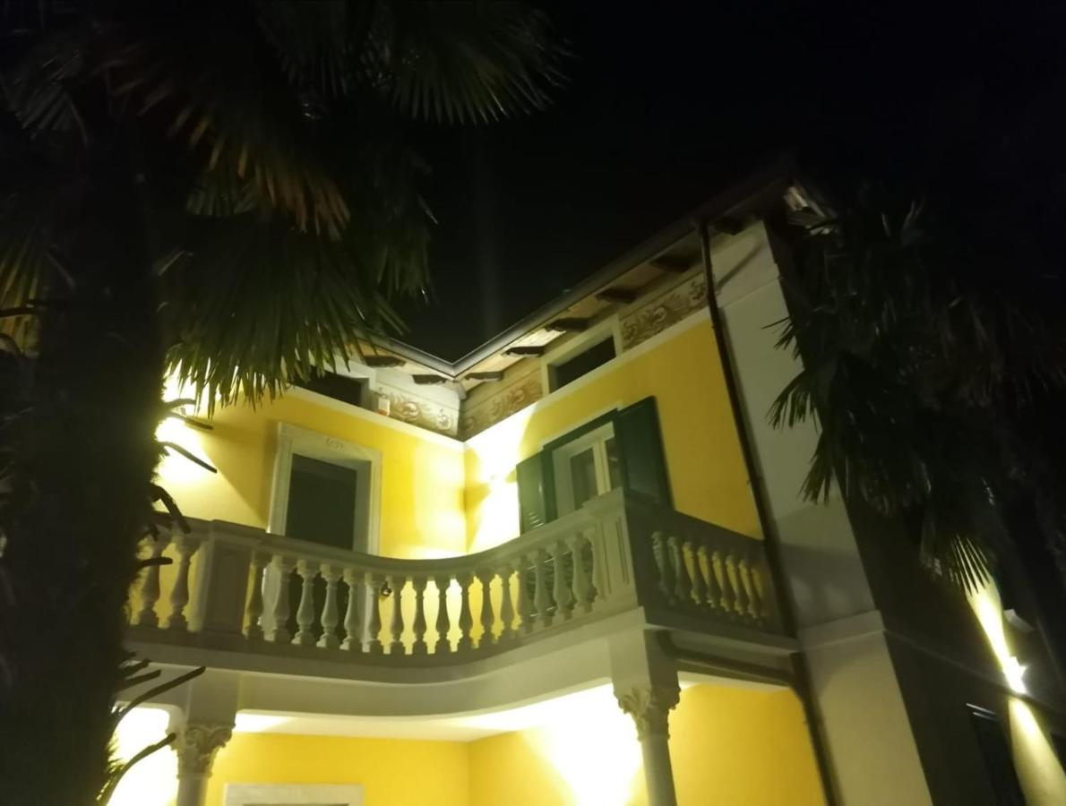 B&B Villa Preziosa Lago Maggiore Lesa Buitenkant foto