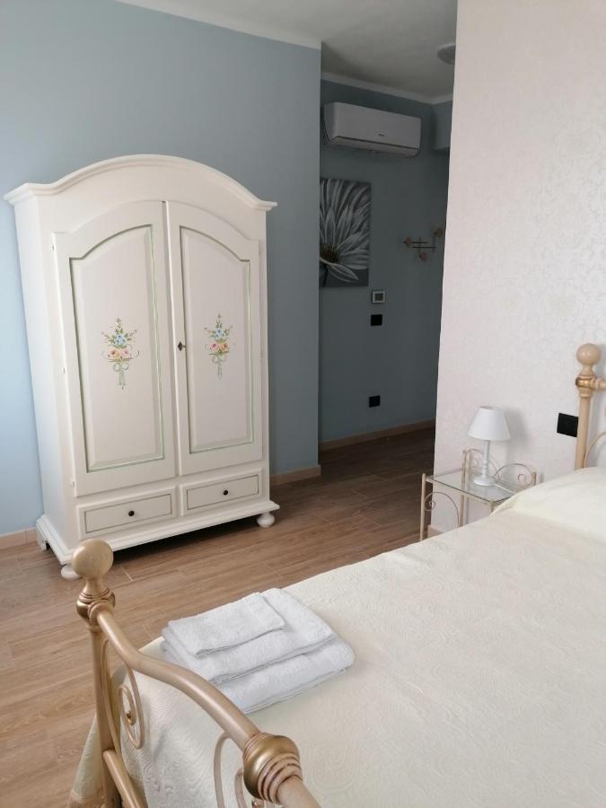 B&B Villa Preziosa Lago Maggiore Lesa Buitenkant foto