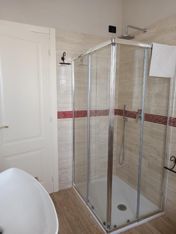 B&B Villa Preziosa Lago Maggiore Lesa Buitenkant foto